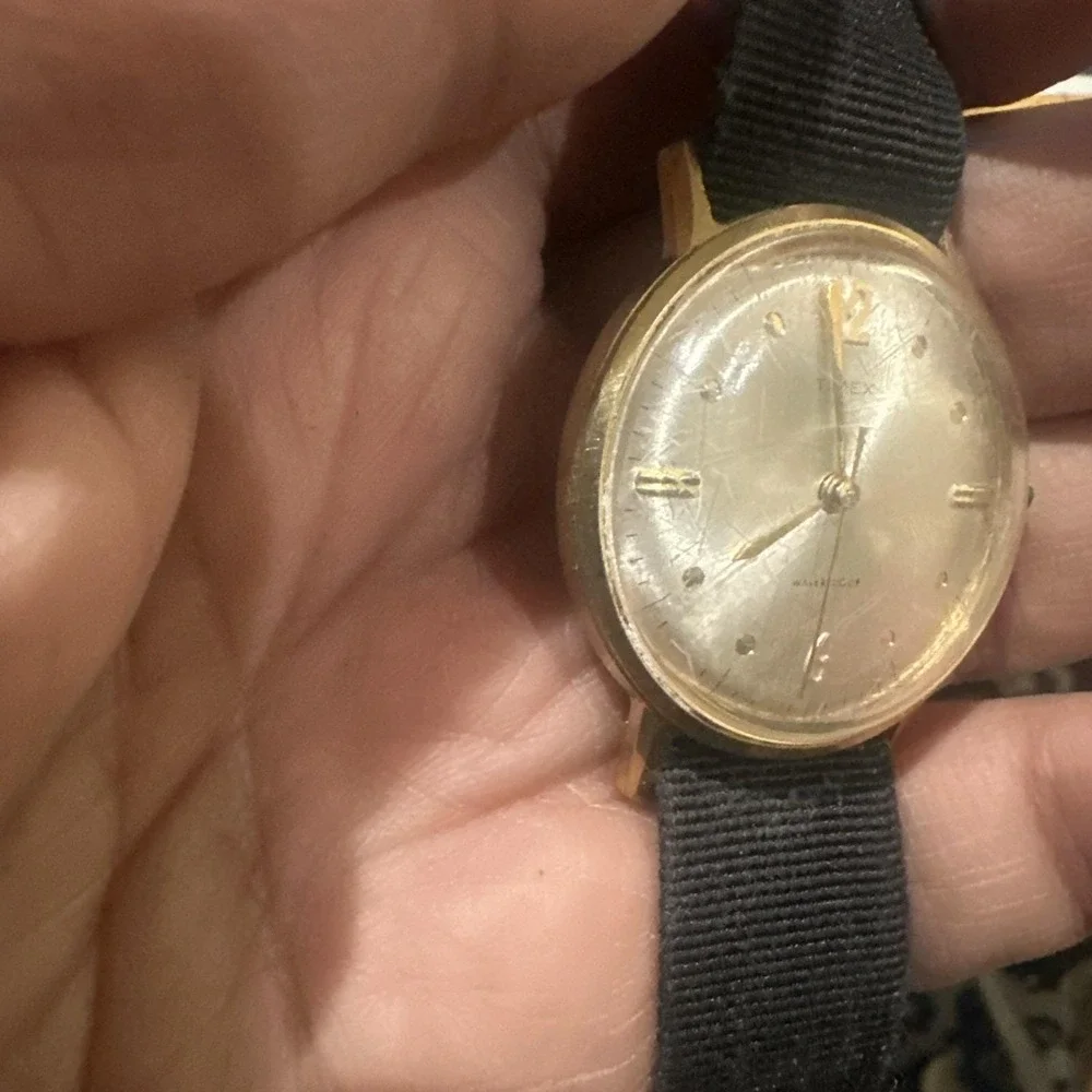 Working Vintage Timex‎ Waterproof Vintage Gold Tone Mens Watch 33mm - Fix Crown